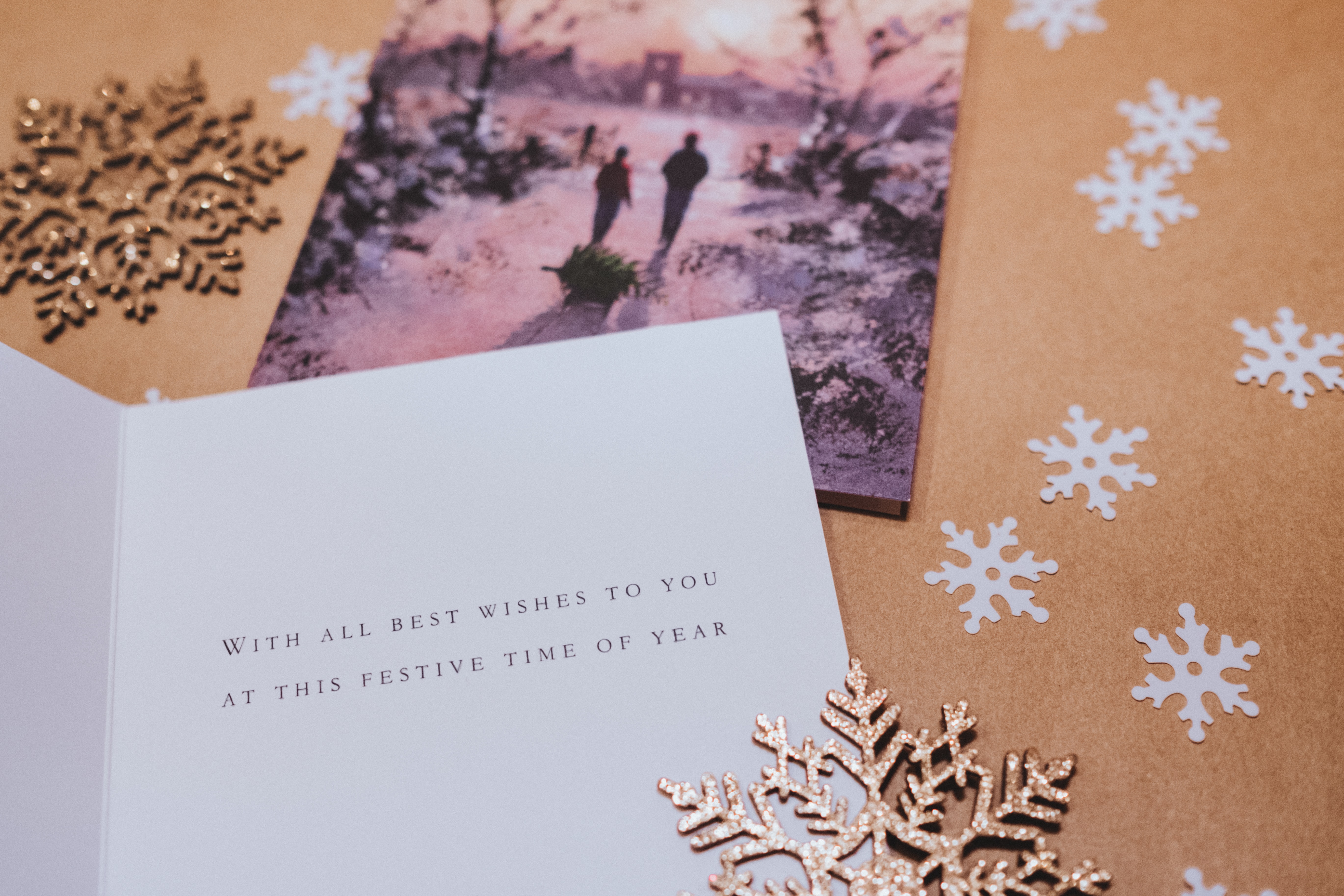 Learn How to Make Christmas Cards Online – Canva